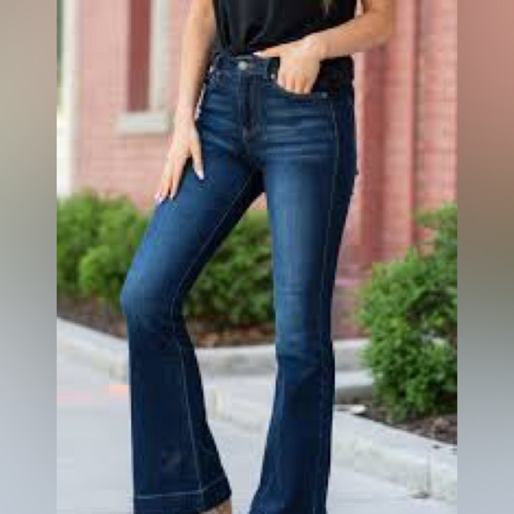 Kancan Los Angeles High rise- bootcut- Classic Blue Women's Jeans- NWT- 13/30